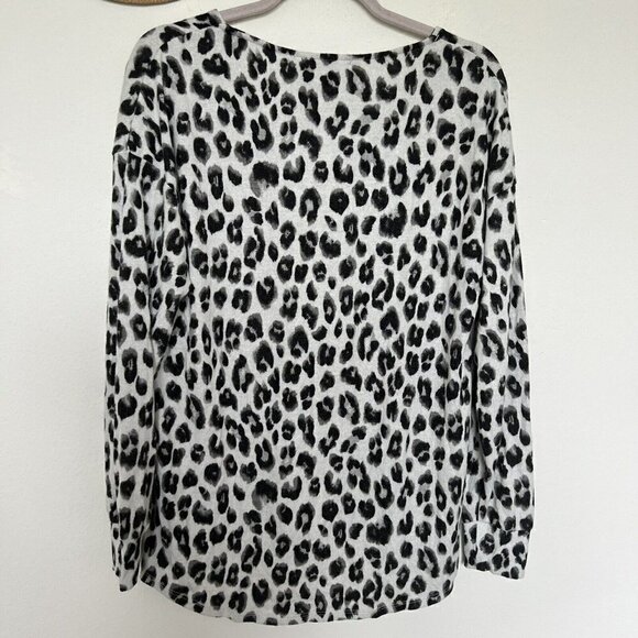 Animal Print Fleece Sweater Top SMALL NWT - Picture 8 of 13